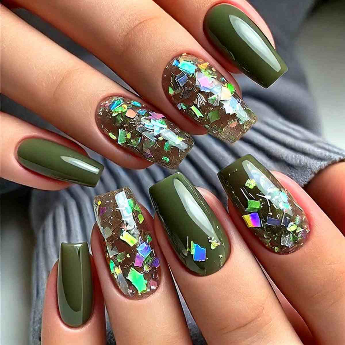 Shattered Glass Effect in Olive Green