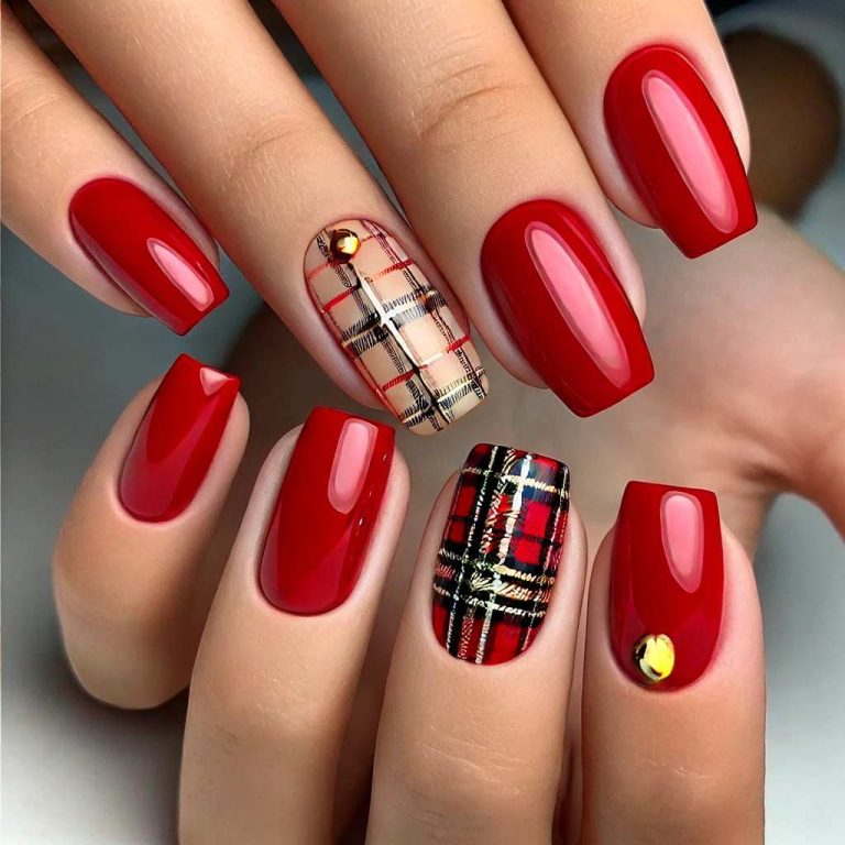 Red and Gold Christmas Nail Ideas to Try This Holiday Season