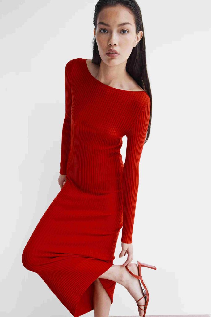 Boat-Neck Bodycon Dress 2