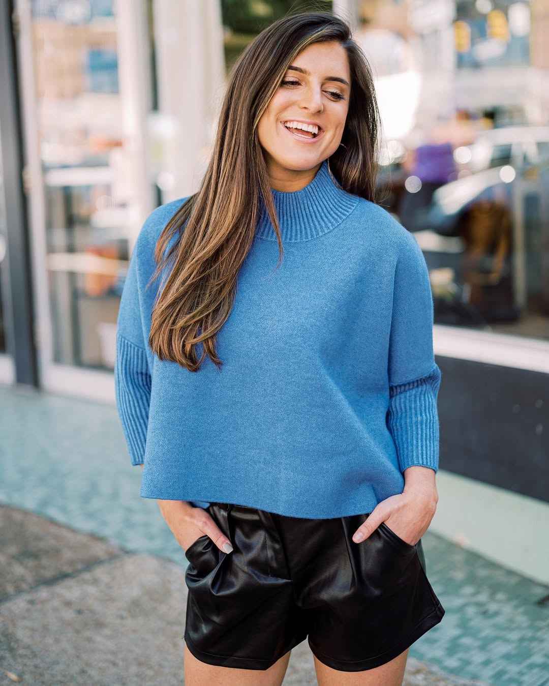 Dark Blue Sweater Outfit 14