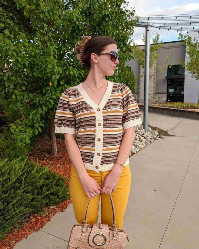 Short Sleeve Sweater Outfit 7