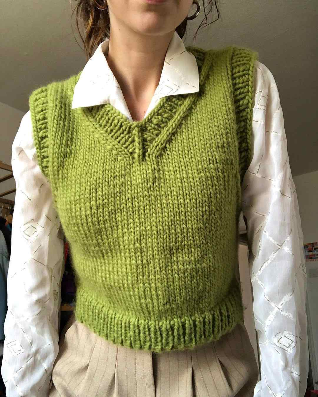 Sweater Vest Outfit 20