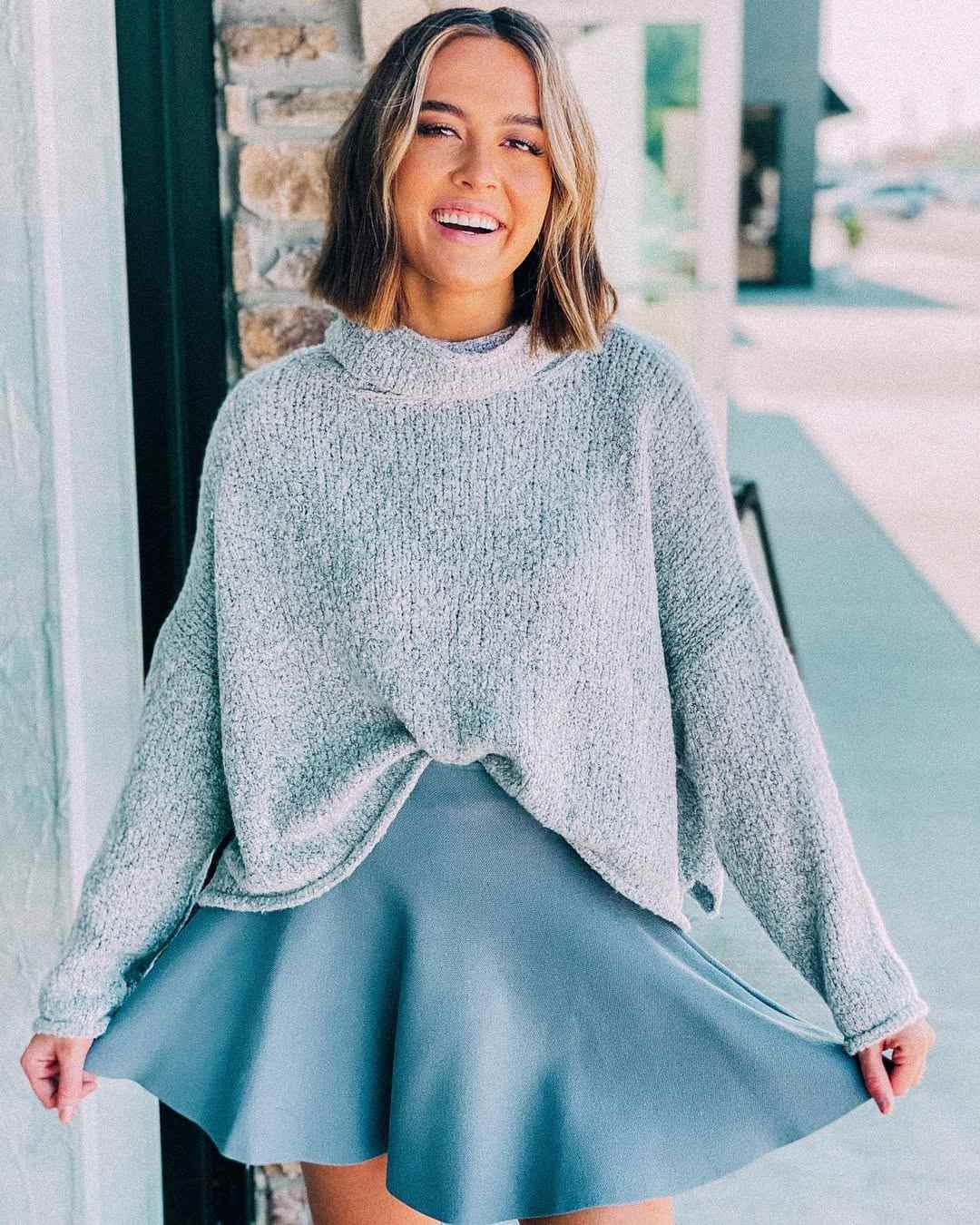 Sweater & Skirt Outfit 18