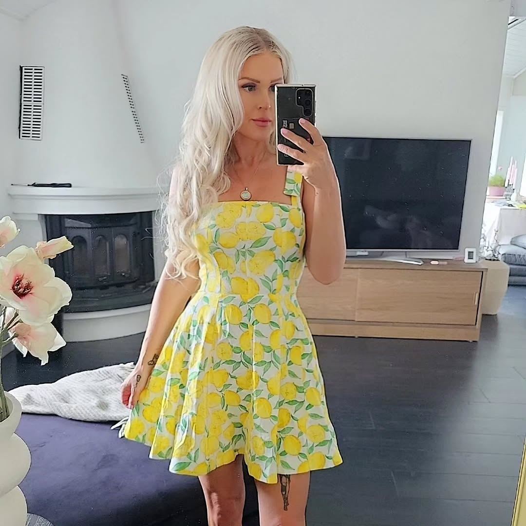 Beautiful Yellow Dress 20